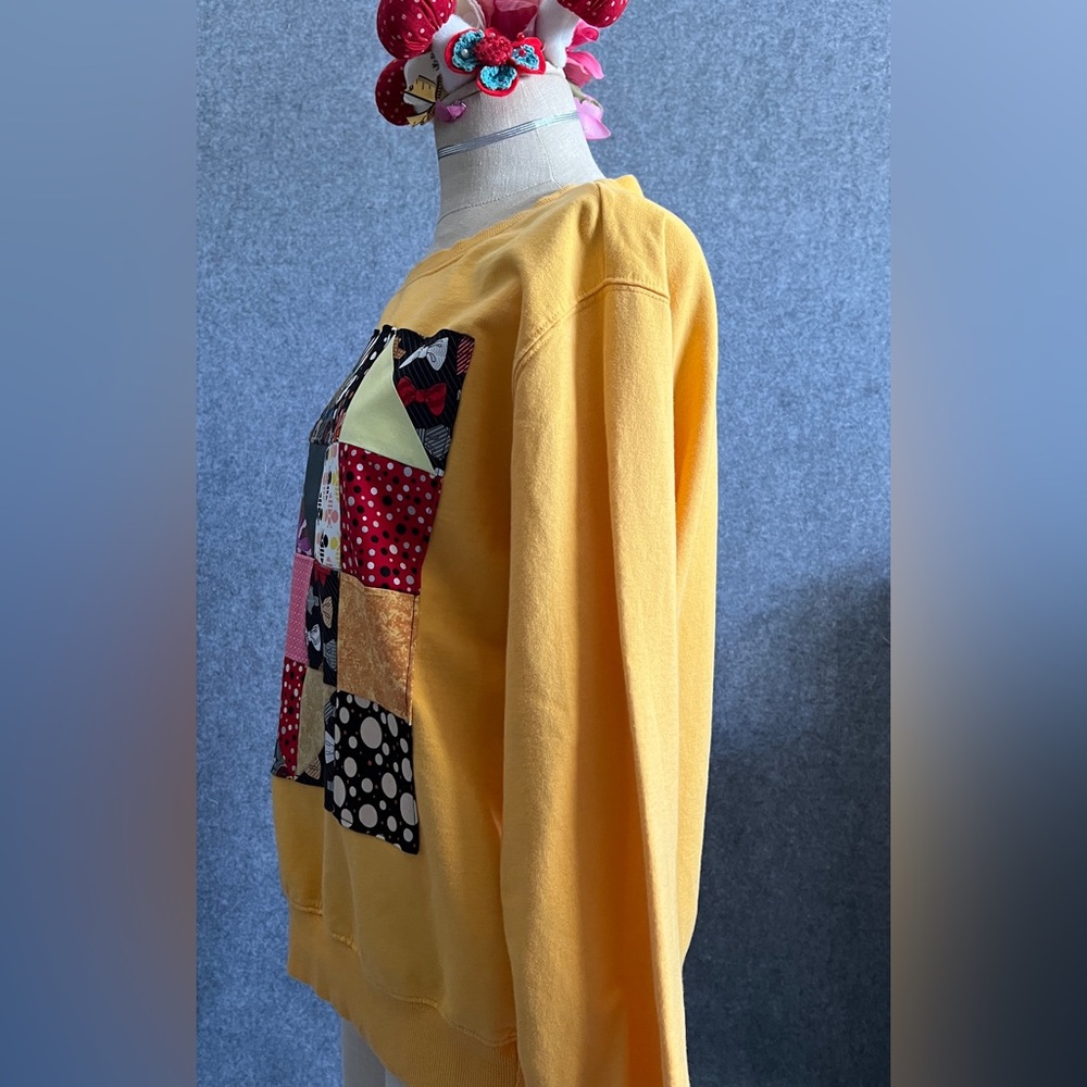 Quilty Sweatshirt! π - Picture 8 of 16
